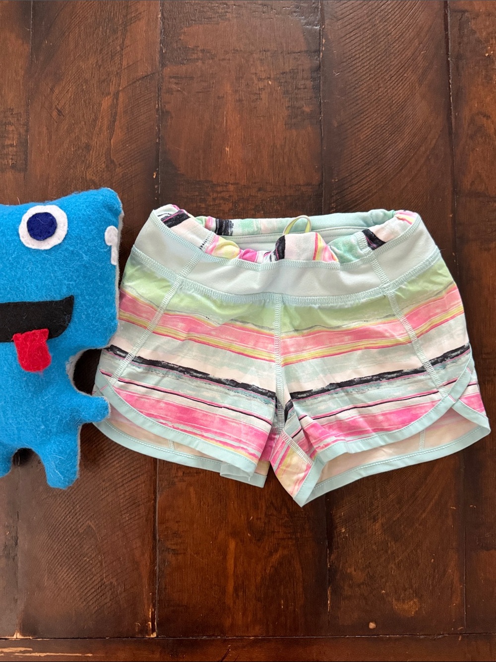 Ivivva by Lululemon Girls Speedy Shorts size 4